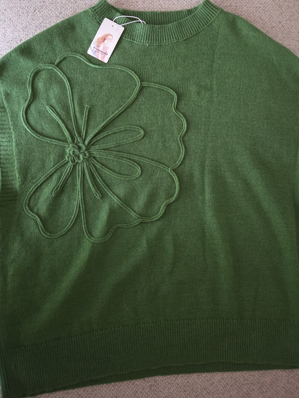 Pretty Garden green Women's Floral Appliqué Sweater